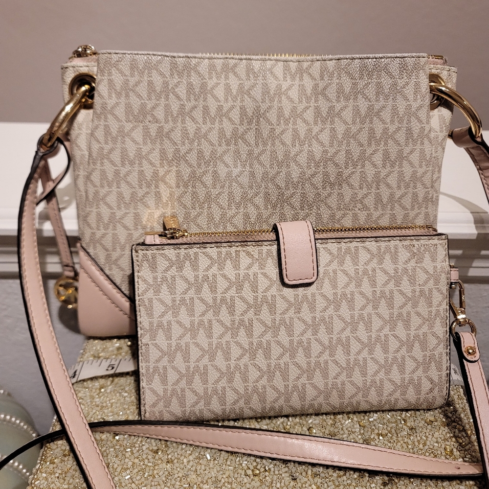 Michael kors purse and wristlet wallet - Picture 2 of 10